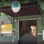 Buscan renombrar a una escuela porteña que recordaba a un sacerdote antisemita por la denominación Ana Frank