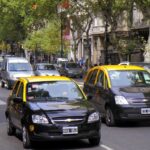 De 38.000 licencias de taxi, renovaron 30.000 y los choferes prefieren las apps a captar viajes en la calle