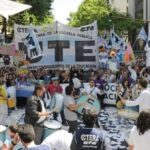 Docentes protestarán frente a la Legislatura porteña y denunciarán que faltarán 30.000 vacantes en el 2022