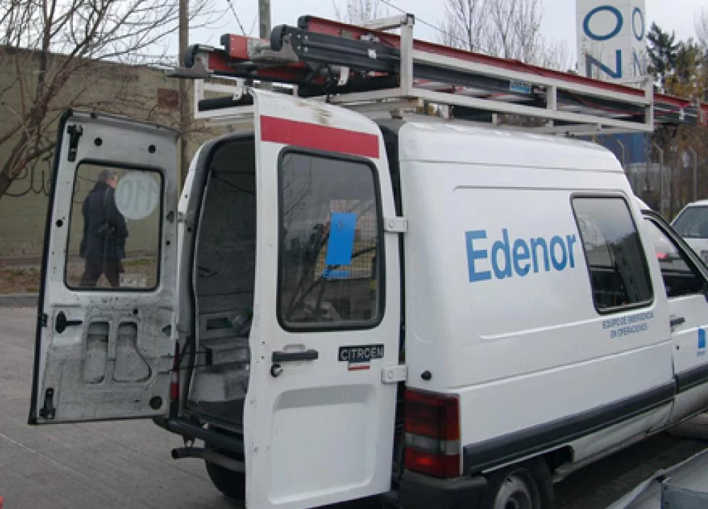 Edenor habilitó el cambio de titularidad obligatorio por Whastapp