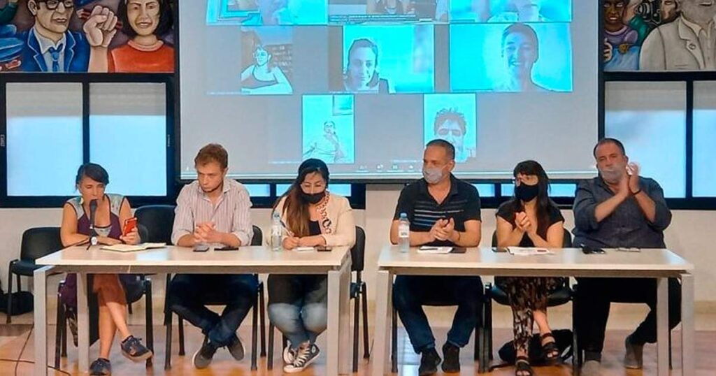 Crean la Confederación de Medios Cooperativos y Comunitarios