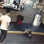 El playero agredido sigue peleando por su vida en una clínica de Flores