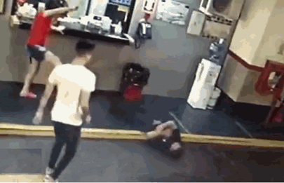 El playero agredido sigue peleando por su vida en una clínica de Flores