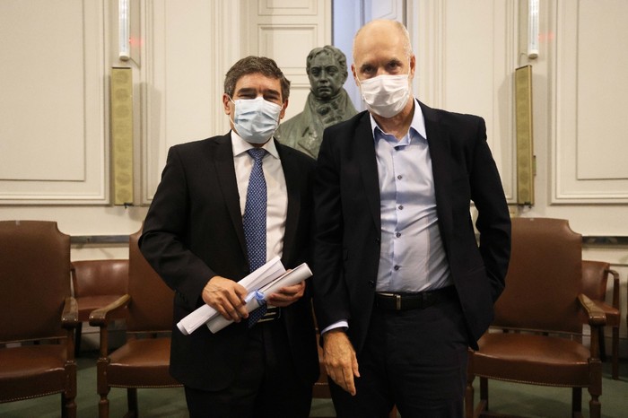 Fernán Quirós recibió el Premio Hipócrates, máxima distinción de la Academia Nacional de Medicina