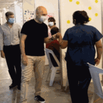 El Jefe de Gobierno visitó vacunatorio en Parque Chacabuco