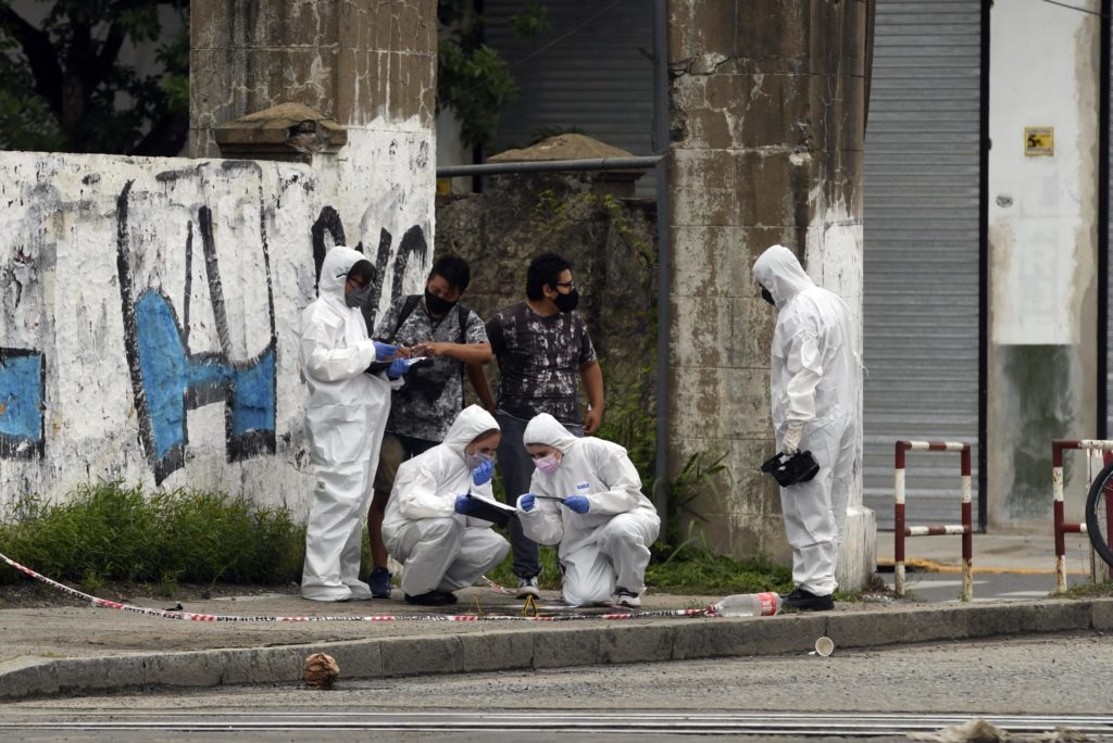 Dos hombres fueron baleados por la espalda en Barracas: uno murió y el otro resultó herido