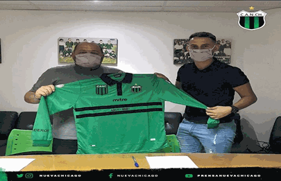 Nueva Chicago se refuerza y suma un delantero