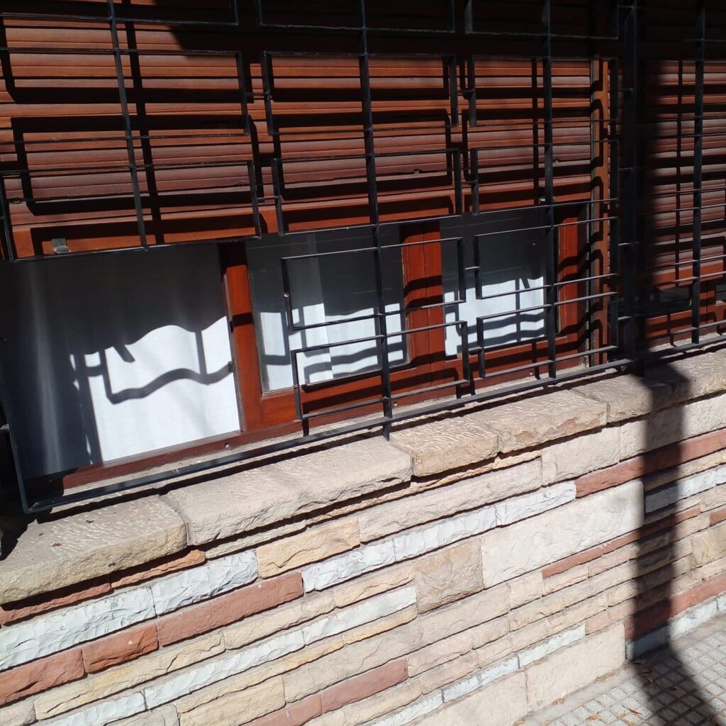 Denuncian una seguidilla de robos e intentos de “escruche” en viviendas de Villa Cerini