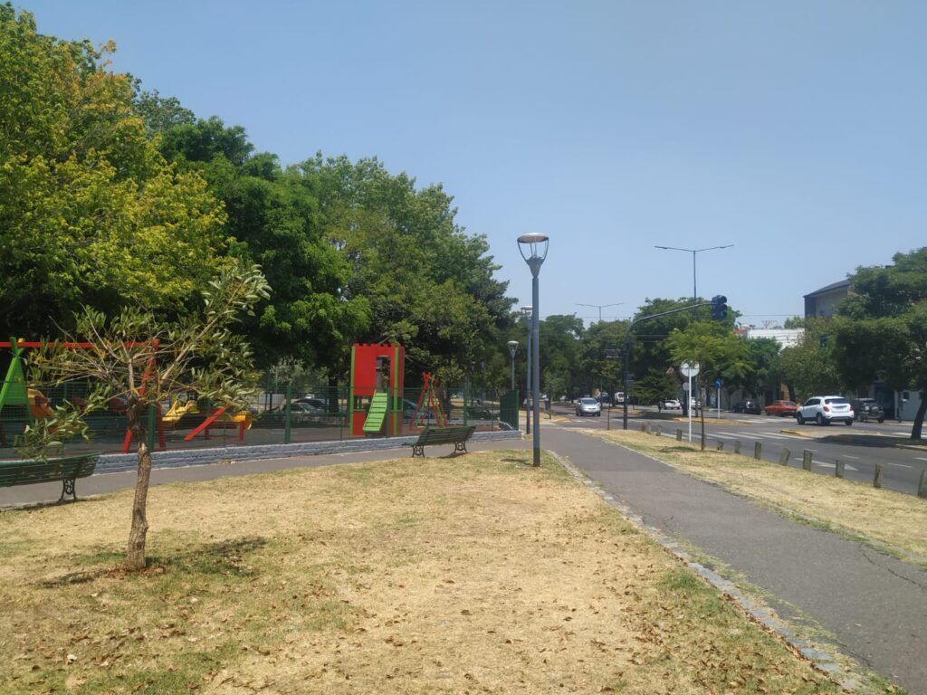 El barrio de Saavedra, en modo feriado largo por la ola de calor y los apagones