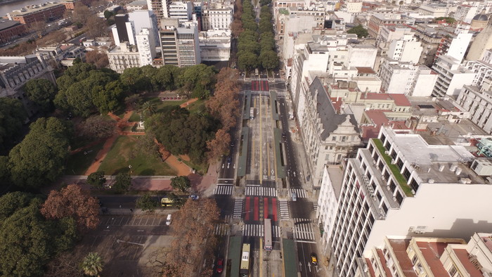 Desde hoy, se extiende el contracarril de la avenida Belgrano desde Perú hasta Paseo Colón