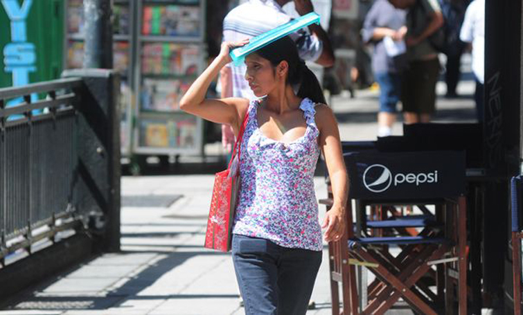 La Ciudad de Buenos Aires registró este viernes 41,5°C, la segunda temperatura más alta desde 1906