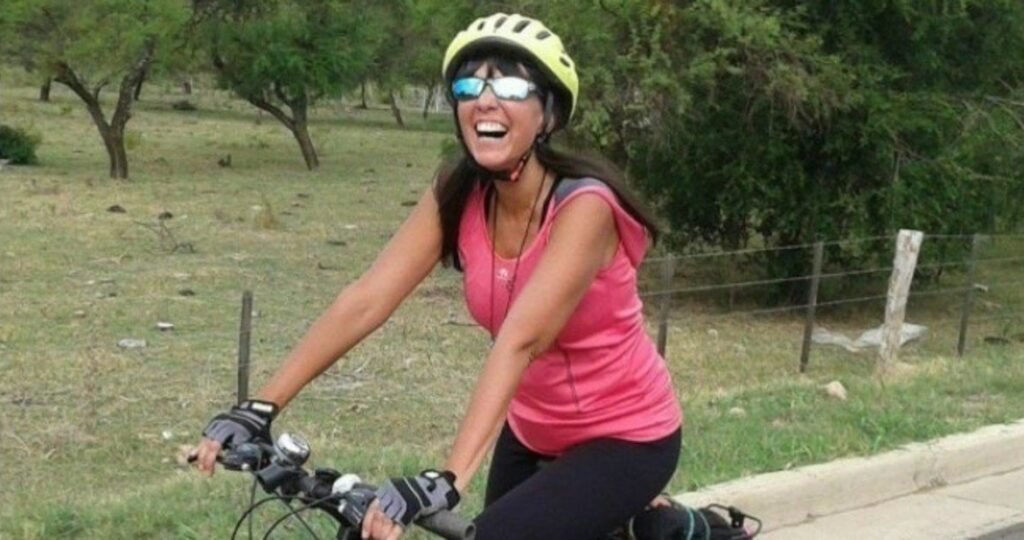 Familiares y amigos despidieron los restos de Marcela Bimonte, la ciclista atropellada en los Bosques de Palermo