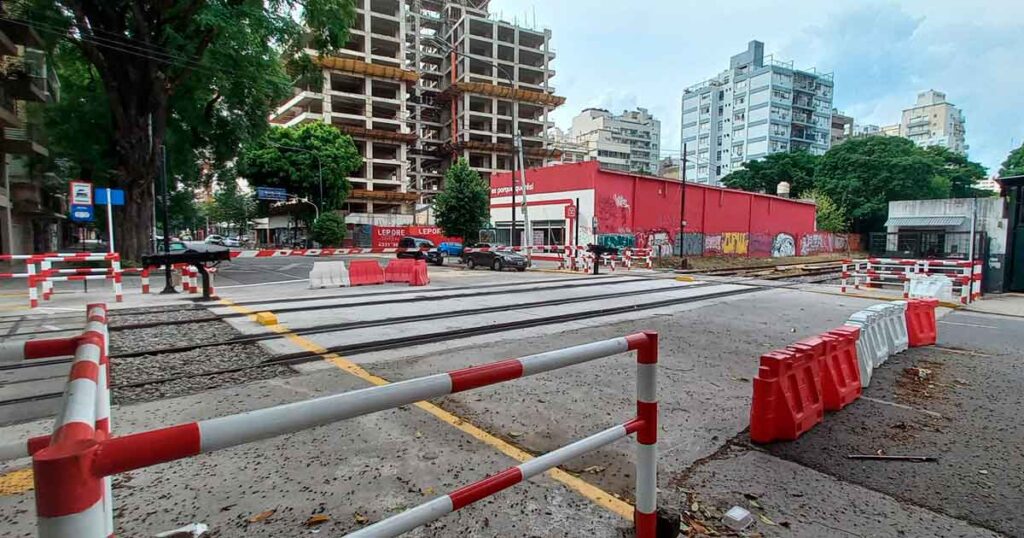 Comuna 12: Restablecieron el cruce de Álvarez Thomas y las vías del Tren Mitre