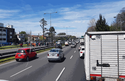Liniers: Detienen en General Paz a un auto con pedido de captura