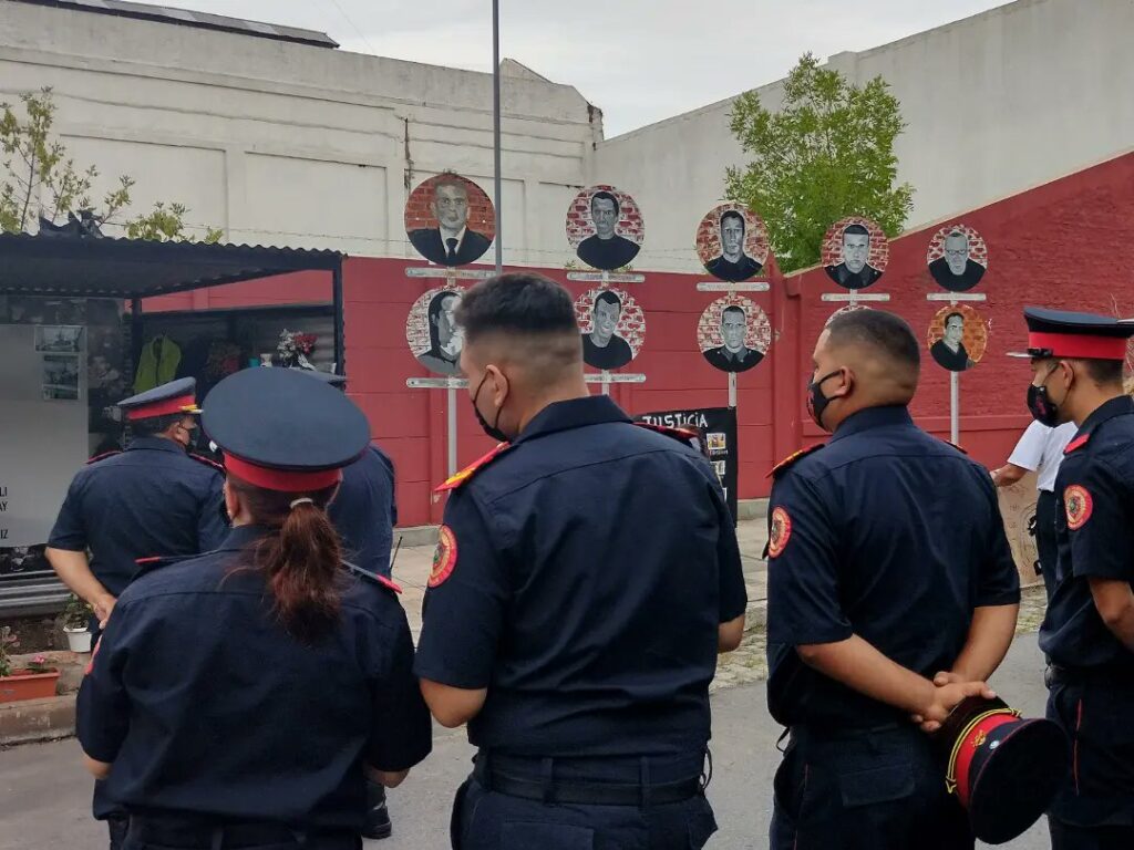 Familiares, bomberos y dirigentes participaron de un emotivo homenaje a 8 años de la tragedia de Iron Mountain
