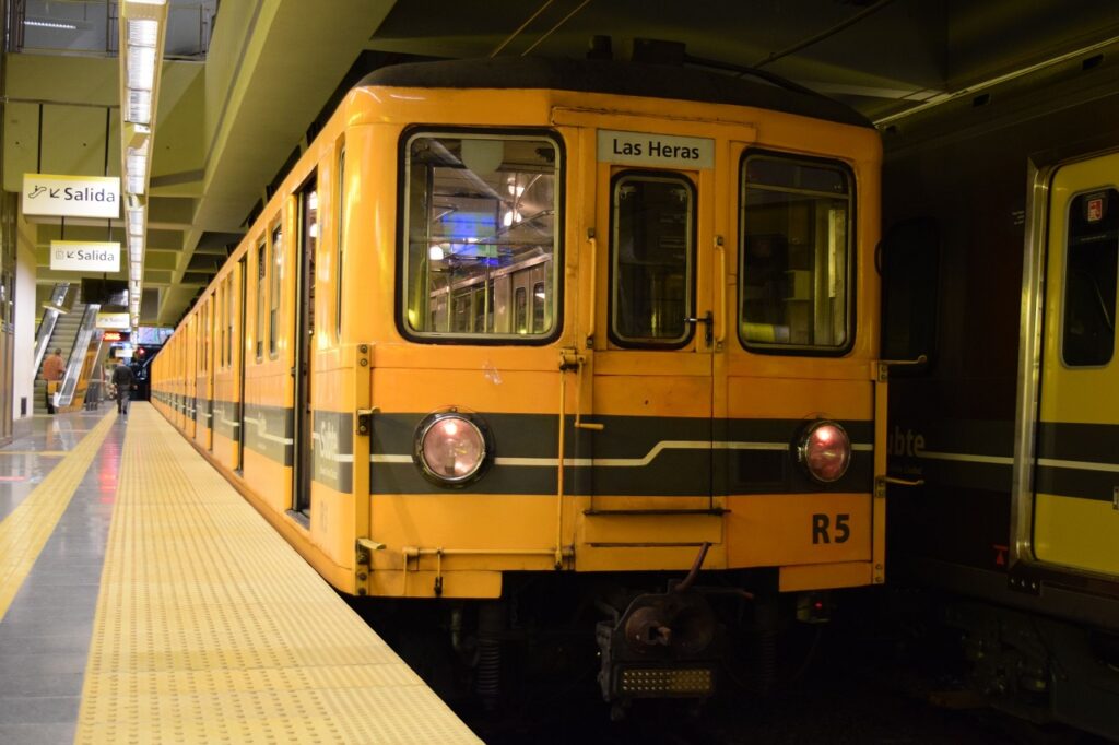Rematarán 10 antiguos vagones de subte y se podrán usar como infraestructura de bares y restaurantes
