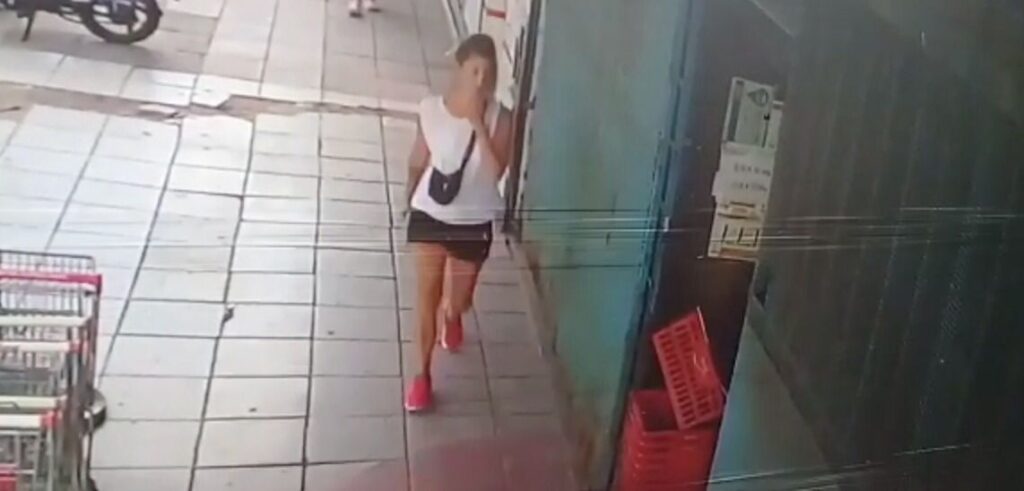 Hallaron la riñonera de Betiana Rossi en un descampado cerca de la Estación Sáenz Peña