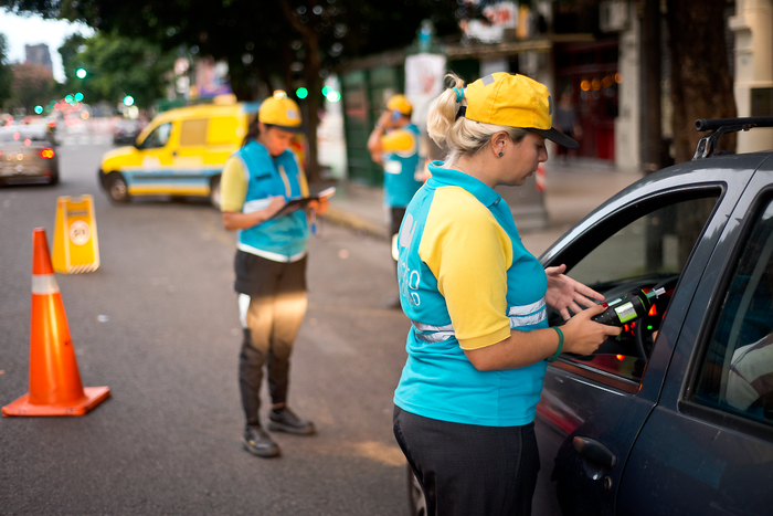 En el primer día, Ciudad inhabilitó nueve licencias por alcoholemia positiva en 1.000 testeos