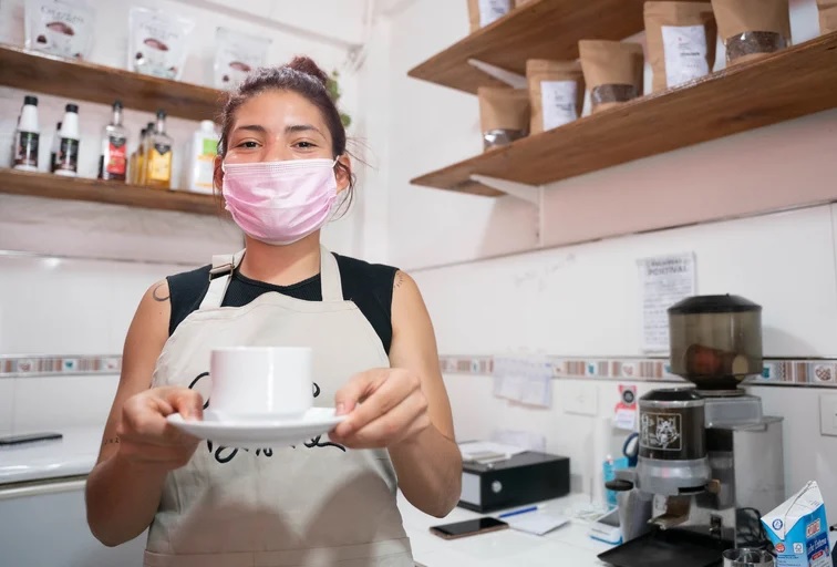 Abrió la primera cafetería de especialidad en el Barrio 31 de Retiro