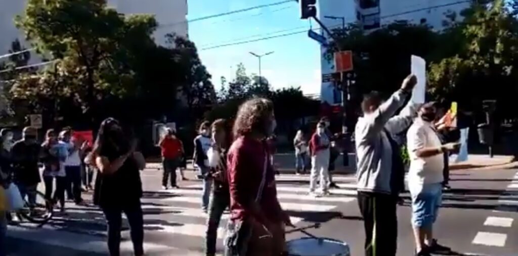 Constitución: la comunidad educativa del Colegio Rivadavia protestó por mejoras edilicias