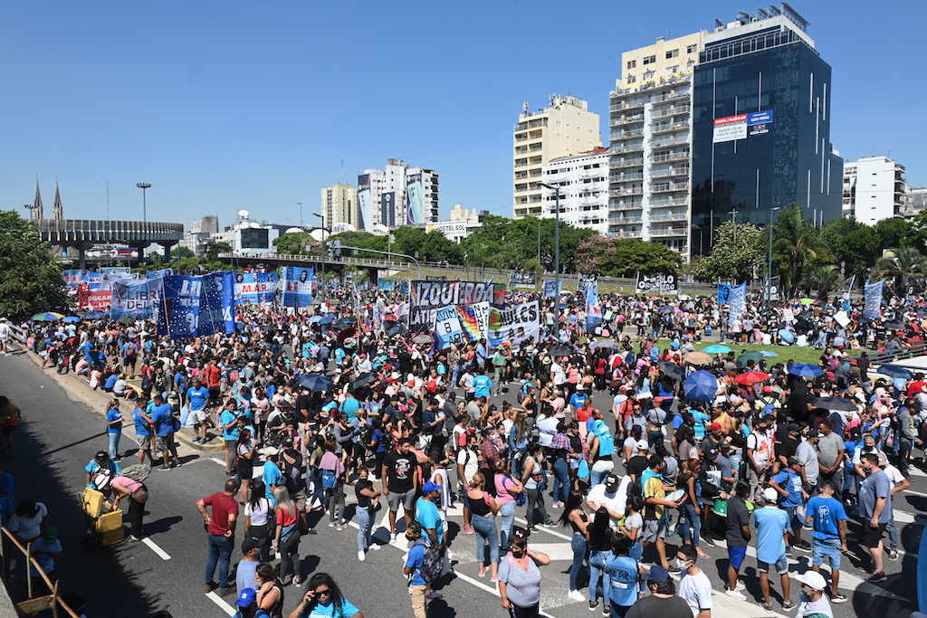 Organizaciones sociales marcharon al Ministerio de Desarrollo Social en reclamo de empleo