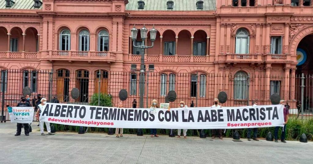 “De la Nación o de la Ciudad, que sean grandes Parques Públicos”