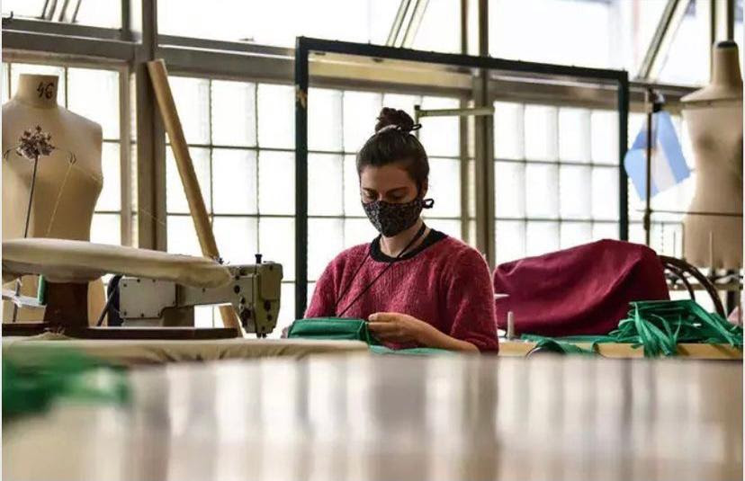 Una trabajadora del Teatro Colón denunció que no le renovaron el contrato pese a estar embarazada