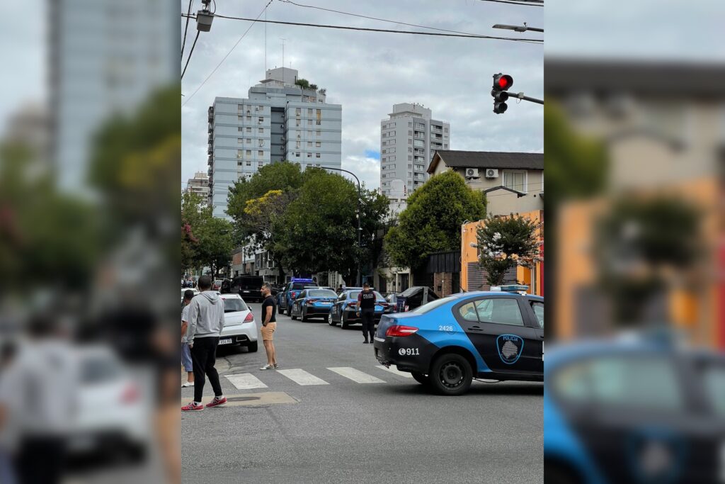 Un hombre intentó autolesionarse con armas blancas frente a oficinas de Generación Zoe en Núñez