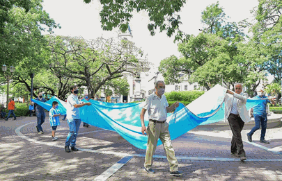 Conmemoración del primer izamiento de la bandera nacional en Flores