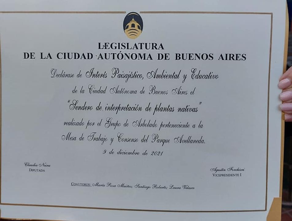 Entregan diploma de declaración de Interés Paisajístico, Ambiental y Educativo de la Ciudad al sendero de interpretación de plantas nativas