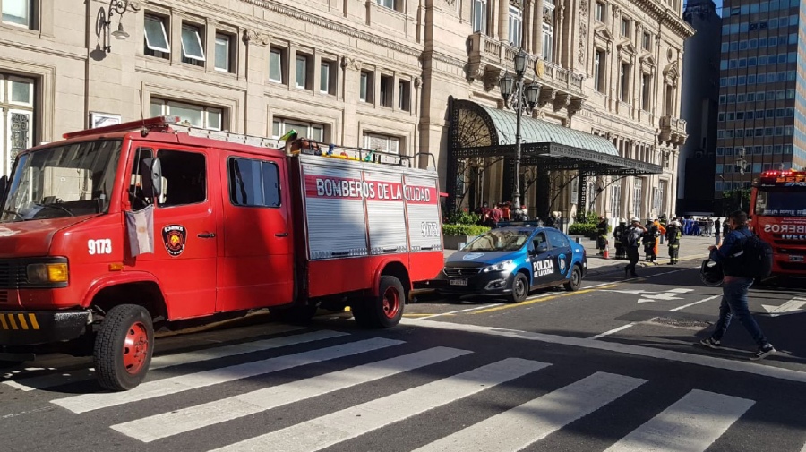 Evacuaron el Teatro Colón porque se activaron las alarmas de incendio