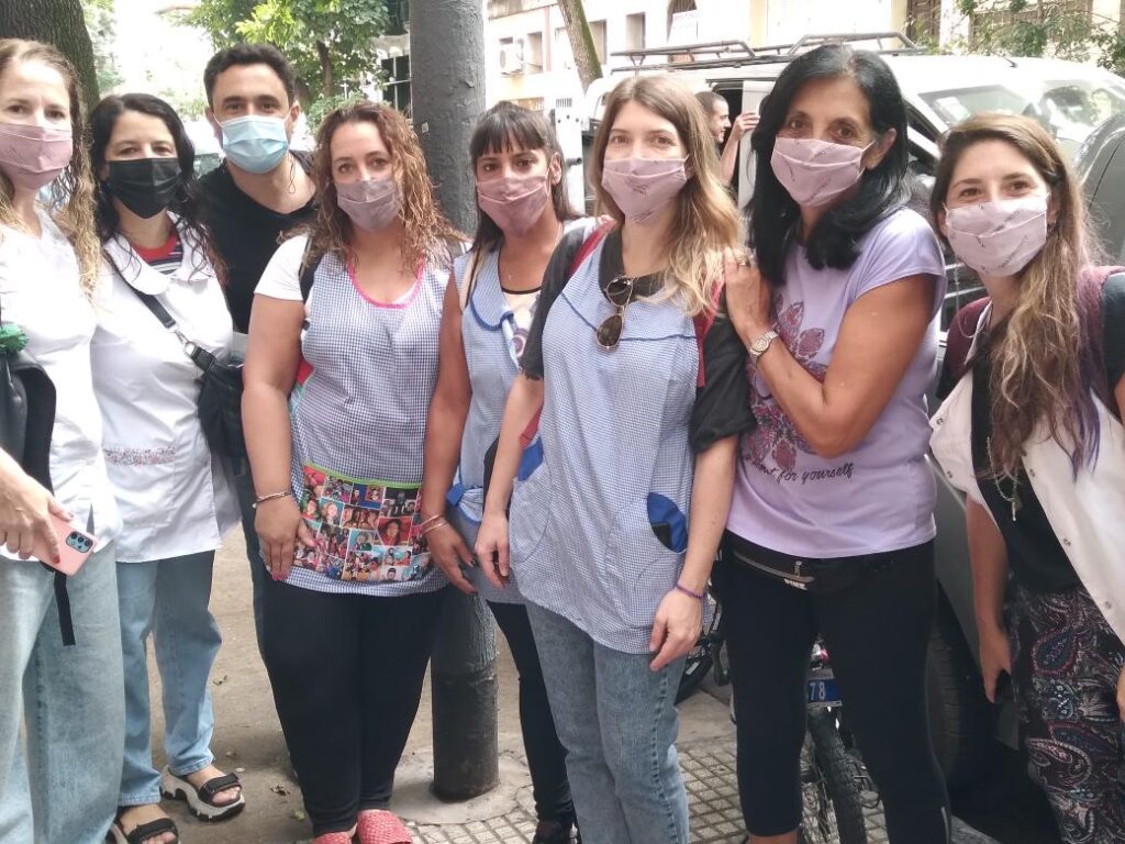 Almagro: la comunidad educativa pide suspender el remate de un inmueble y que allí construyan una escuela pública