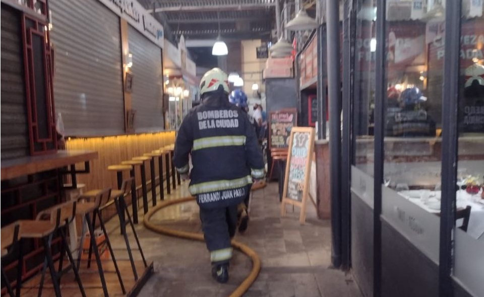 Se incendió un local en el Mercado de San Telmo y vecinos alertan que “se incumplen muchas normas de seguridad”