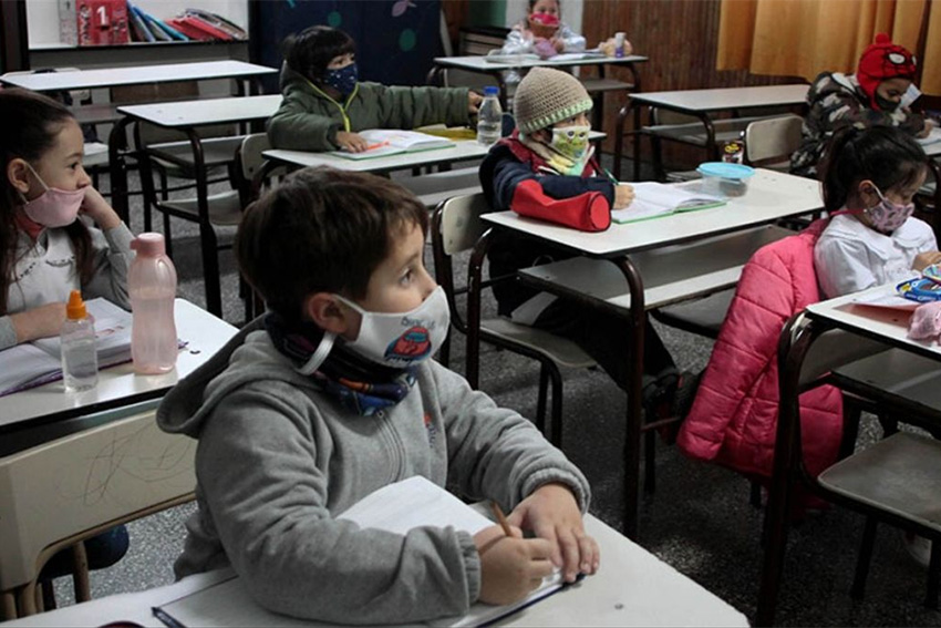 El Gobierno de la Ciudad resolvió relativizar el uso de barbijos en las escuelas: pasa a ser optativo