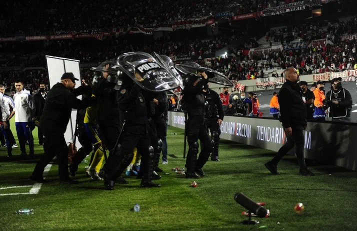 River suspenderá por un año a los socios que agredieron a los jugadores de Boca cuando se retiraban de la cancha