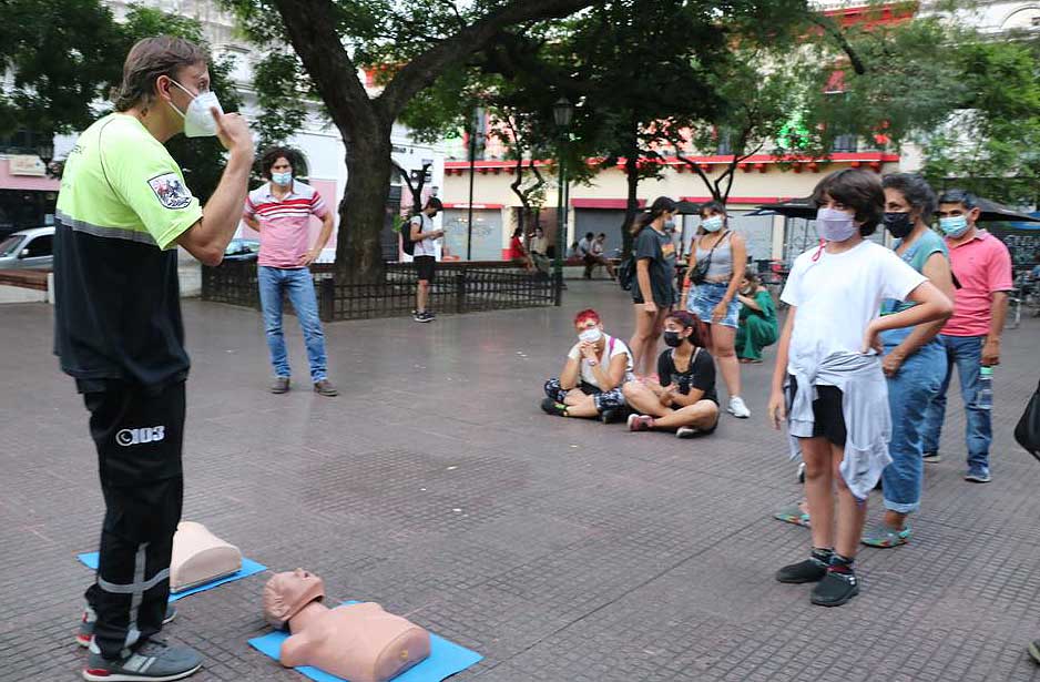 Segunda etapa de los cursos de RCP en plazas porteñas