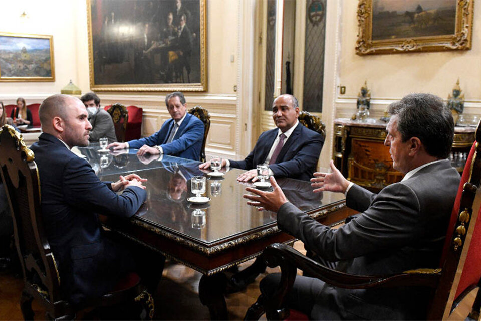 Acuerdo con el FMI: Manzur y Guzmán acudieron al plenario de comisiones en la Cámara de Diputados.