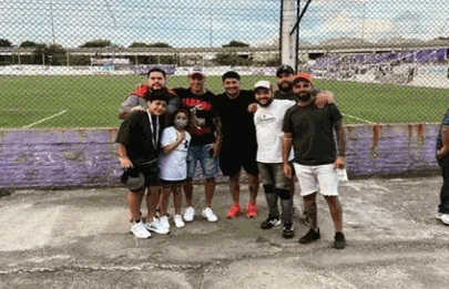 Un crack de River de visita por Villa Soldati
