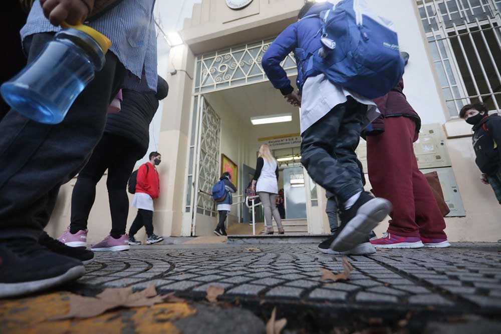 El barbijo ya no es obligatorio para los alumnos en las escuelas