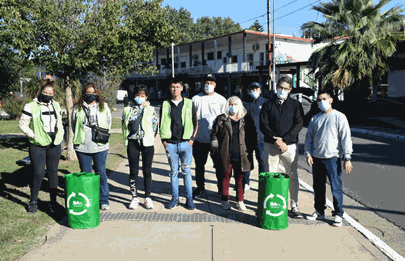Entrega de “Ecotachos” en el Barrio Los Perales