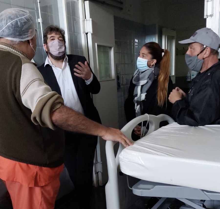 Vecinos de la Comuna 5, Maru Acuña y el auditor Teszkiewicz hablaron con trabajadores del Hospital Durand