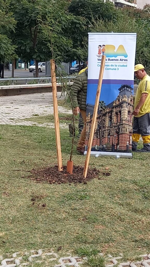 Día de la Tierra: plantación en la Plaza Manzana 66