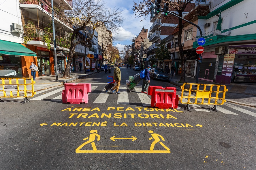 Covid-19: Nación dispuso el fin del distanciamiento social de dos metros y del test en la app Cuidar