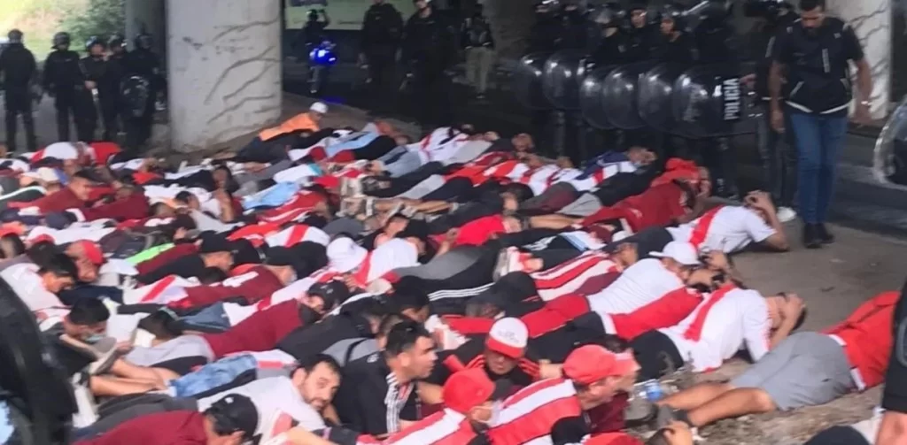 Detienen a más de 150 hinchas de River