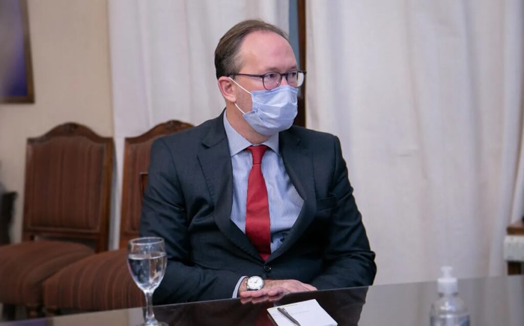 La Boca: con varios disparos al aire, le robaron al embajador de Bélgica