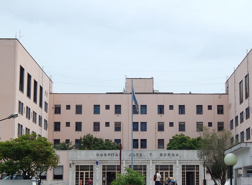 El hombre que agredió a la policía en Palermo fue alojado en el Hospital Borda, de donde escapó en marzo