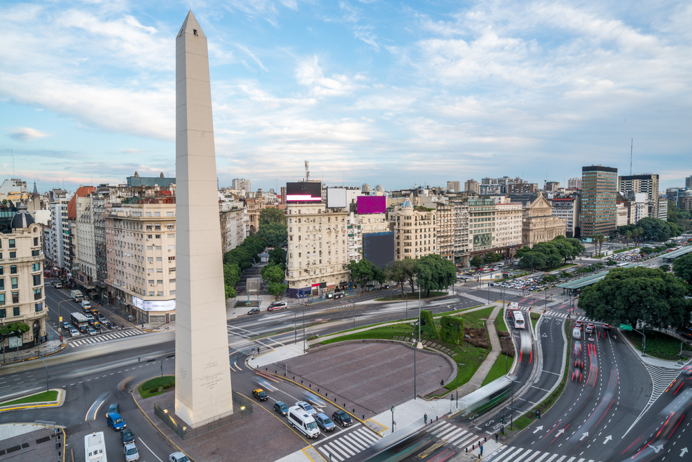 Ciudad organiza un concurso para que varios vecinos puedan visitar el interior del Obelisco