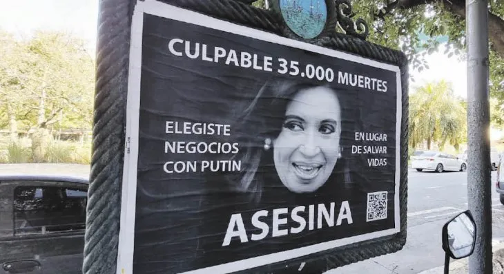Causa afiches contra Cristina Kirchner: la justicia porteña embarra la cancha