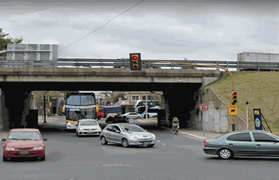 Accidente con motociclista herido al chocar en la avenida General Paz