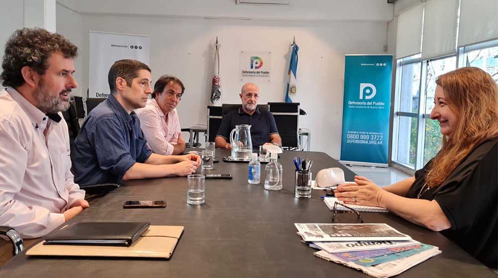 “Los medios barriales constituyen un eslabón esencial para estrechar el vínculo entre la Defensoría y los vecinos”